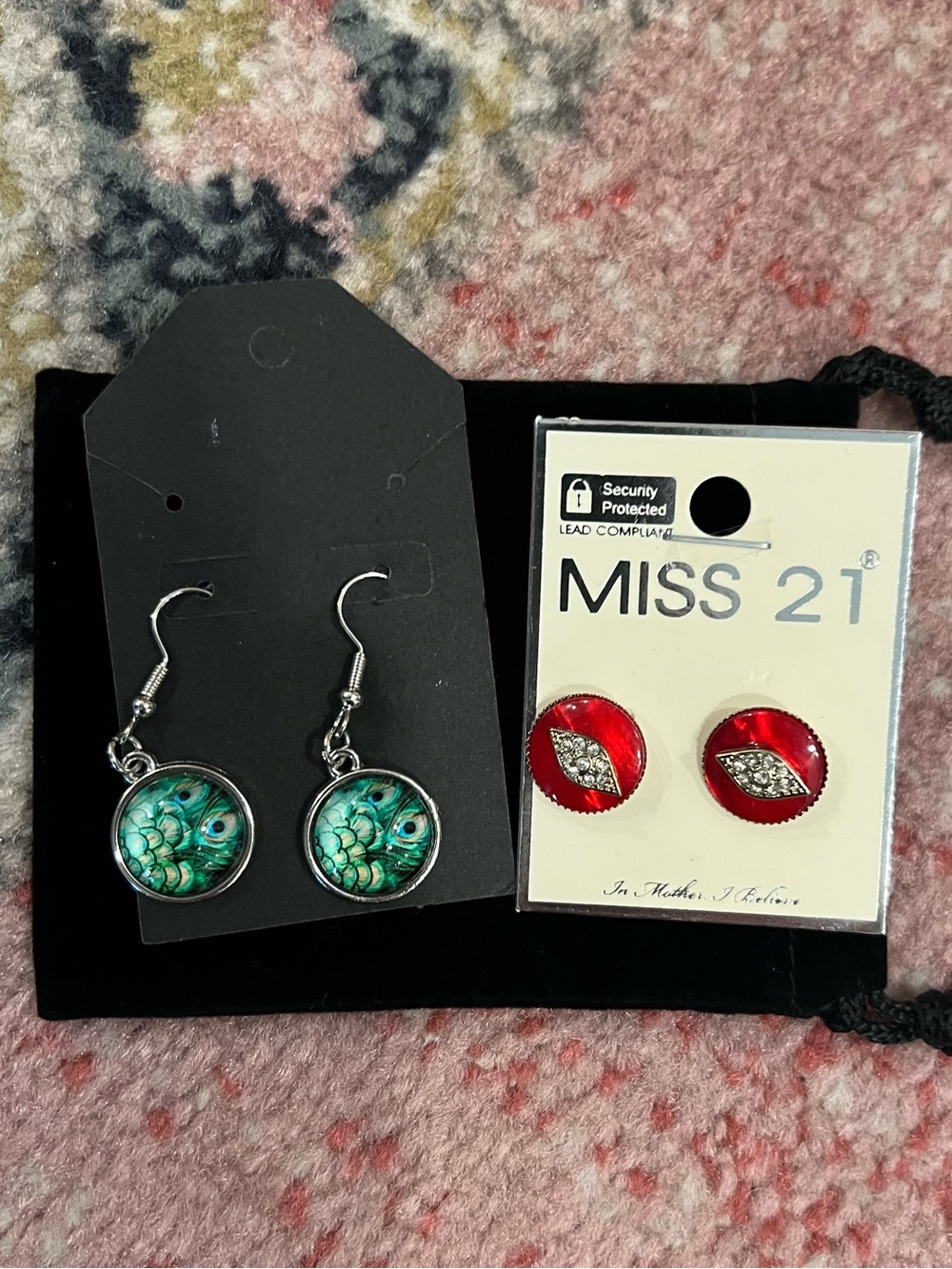 Earring bundle - Picture 2 of 4